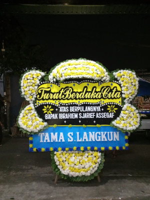 Papan Bunga Duka di Tanjung Rambang